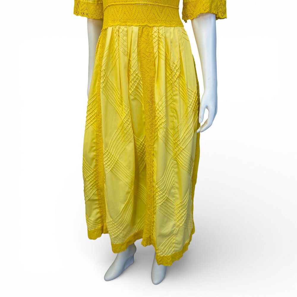 Vintage 1970s Mexican Yellow Pintucked Cotton Dress with Crochet Lace * Medium - Picture 5 of 13